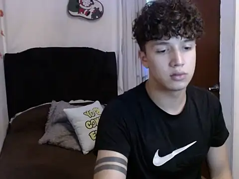 Snapshot of charly_926 chatting on December 2025 10:49:01 PM charly 926 online show from December 2025 10:49:01 PM