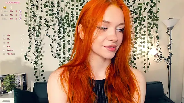 Snapshot of Foxy_blush chatting on November 2025 07:38:01 PM Foxy blush online show from November 2025 07:38:01 PM