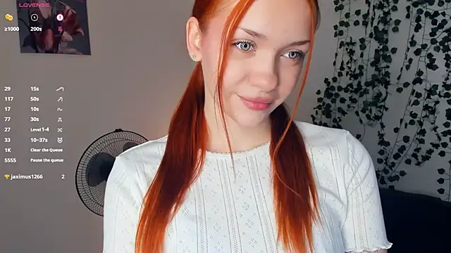 Snapshot of Foxy_blush chatting on November 2025 08:19:01 PM Foxy blush online show from November 2025 08:19:01 PM