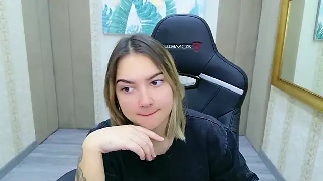 Snapshot of Dana_Beck chatting on December 2025 09:09:02 PM Dana Beck online show from December 2025 09:09:02 PM