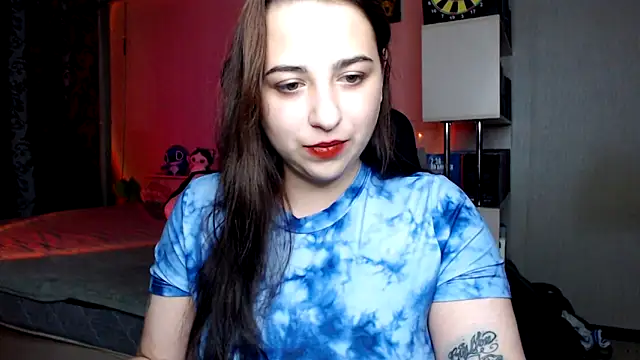 Snapshot of OliviaHeart chatting on October 2025 03:01:02 PM OliviaHeart online show from October 2025 03:01:02 PM