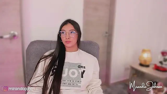 Snapshot of MirandaJohnson_ chatting on October 2025 12:34:02 PM MirandaJohnson online show from October 2025 12:34:02 PM