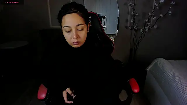 Snapshot of Aisha_Goldstein chatting on November 2025 05:46:01 AM Aisha Goldstein online show from November 2025 05:46:01 AM