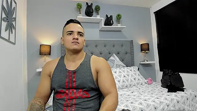 violeta and maxx online show from November 2025 11:36:02 PM