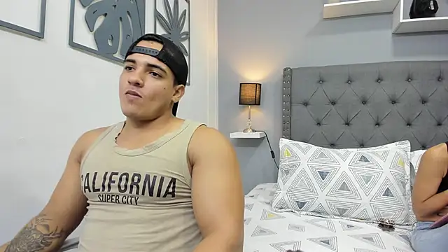 violeta and maxx online show from November 2025 01:05:02 AM