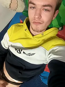 Snapshot of Kamil175272 chatting on November 2025 11:25:02 PM Kamil175272 online show from November 2025 11:25:02 PM