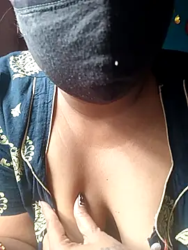 Snapshot of SX-ANA chatting on November 2025 10:04:02 AM SX-ANA online show from November 2025 10:04:02 AM