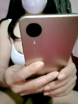 Snapshot of SansanCii chatting on November 2025 09:28:01 PM SansanCii online show from November 2025 09:28:01 PM