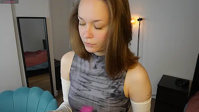 Snapshot of NeonyMuse chatting on November 2025 10:36:01 AM NeonyMuse online show from November 2025 10:36:01 AM