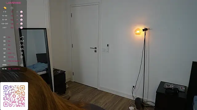 Snapshot of NeonyMuse chatting on November 2025 10:27:01 AM NeonyMuse online show from November 2025 10:27:01 AM