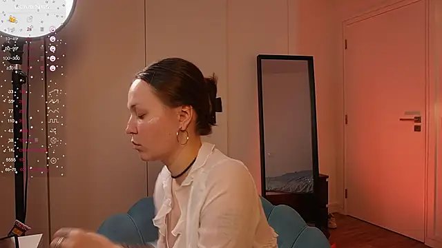 Snapshot of NeonyMuse chatting on December 2025 01:16:01 PM NeonyMuse online show from December 2025 01:16:01 PM