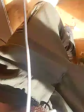 Snapshot of szabi1995 chatting on October 2025 12:17:02 PM szabi1995 online show from October 2025 12:17:02 PM