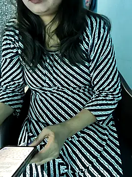 Snapshot of Model_Show01 chatting on November 2025 03:22:02 PM Model Show01 online show from November 2025 03:22:02 PM