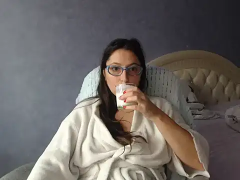 Snapshot of LuckyLisa23 chatting on November 2025 09:53:02 AM LuckyLisa23 online show from November 2025 09:53:02 AM