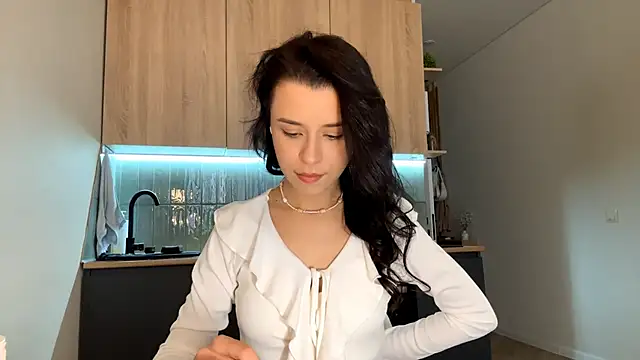 Snapshot of CeredAlum chatting on November 2025 11:10:01 AM CeredAlum online show from November 2025 11:10:01 AM