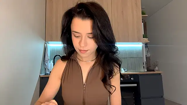 Snapshot of CeredAlum chatting on November 2025 10:48:02 AM CeredAlum online show from November 2025 10:48:02 AM