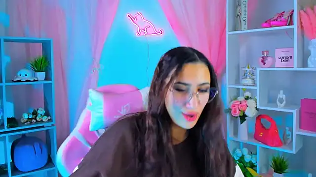 Snapshot of RebeckaThornton chatting on November 2025 10:04:02 AM RebeckaThornton online show from November 2025 10:04:02 AM