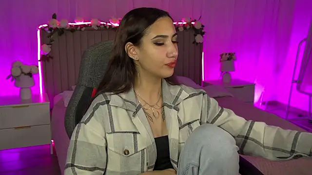 Snapshot of RebeckaThornton chatting on November 2025 09:39:01 AM RebeckaThornton online show from November 2025 09:39:01 AM