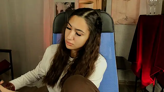 Snapshot of RebeckaThornton chatting on November 2025 03:56:02 PM RebeckaThornton online show from November 2025 03:56:02 PM