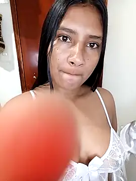 Snapshot of lucy-zam chatting on October 2025 03:24:01 PM lucy-zam online show from October 2025 03:24:01 PM