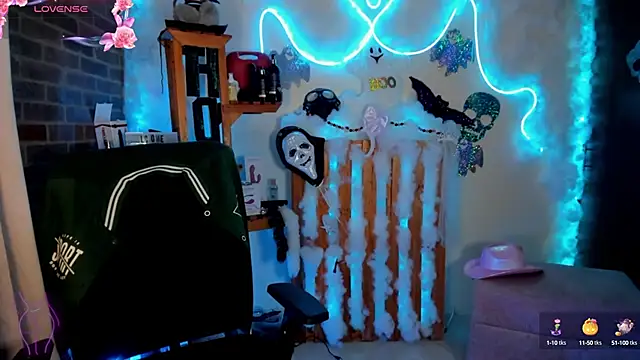 Snapshot of Lizz_martins chatting on October 2025 12:57:01 AM Lizz martins online show from October 2025 12:57:01 AM