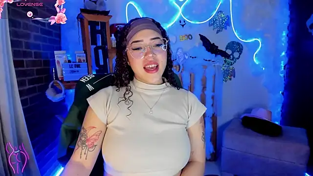 Snapshot of Lizz_martins chatting on October 2025 01:39:01 AM Lizz martins online show from October 2025 01:39:01 AM