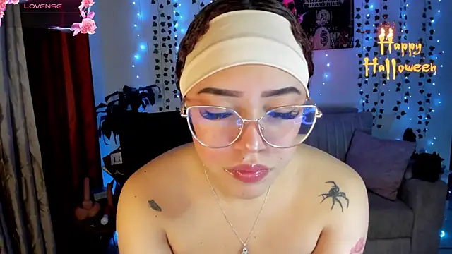 Snapshot of Lizz_martins chatting on November 2025 01:59:01 AM Lizz martins online show from November 2025 01:59:01 AM