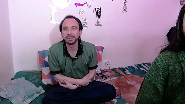 Snapshot of Isis_Robert chatting on November 2025 11:04:02 PM Isis Robert online show from November 2025 11:04:02 PM