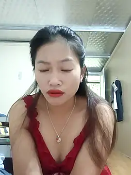 Snapshot of -Paige- chatting on October 2025 03:18:01 AM -Paige- online show from October 2025 03:18:01 AM