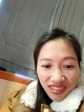 Snapshot of -Paige- chatting on November 2025 05:07:01 AM -Paige- online show from November 2025 05:07:01 AM