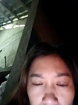 Snapshot of -Paige- chatting on November 2025 12:02:01 AM -Paige- online show from November 2025 12:02:01 AM