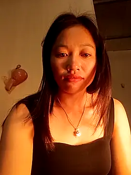 Snapshot of -Paige- chatting on December 2025 09:21:02 PM -Paige- online show from December 2025 09:21:02 PM