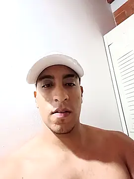 Andresreyes2000 online show from October 2025 09:09:01 AM