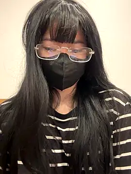 Snapshot of Suzie_X chatting on December 2025 06:30:02 AM Suzie X online show from December 2025 06:30:02 AM