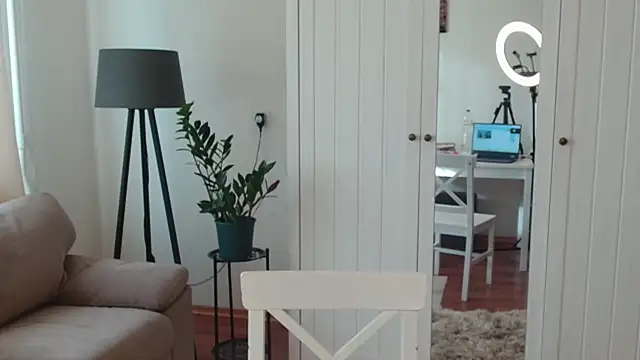 Snapshot of LittleNicolee chatting on November 2025 11:21:02 AM LittleNicolee online show from November 2025 11:21:02 AM