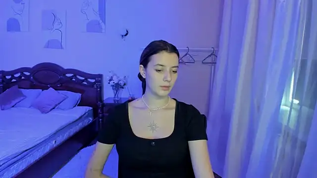 Snapshot of ShannanBeauty chatting on October 2025 07:05:02 AM ShannanBeauty online show from October 2025 07:05:02 AM