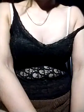 YiyinLy online show from October 2025 08:54:02 PM