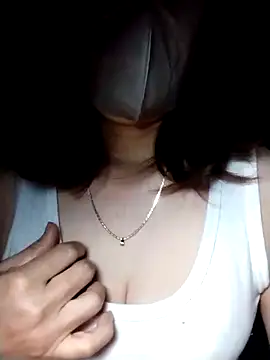 YiyinLy online show from November 2025 08:43:02 PM