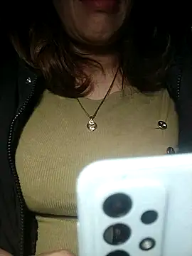 YiyinLy online show from November 2025 08:56:01 PM