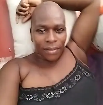 Snapshot of Gadtshie chatting on November 2025 11:21:01 AM Gadtshie online show from November 2025 11:21:01 AM