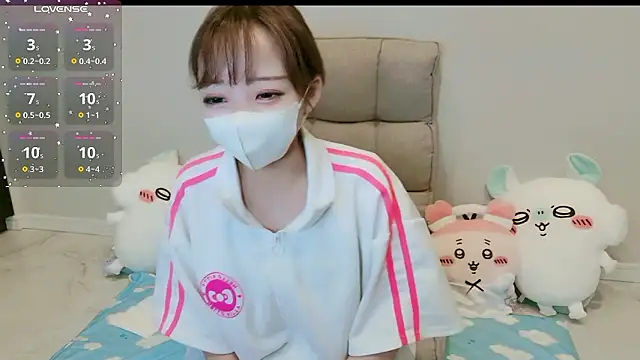 Snapshot of MIZUHO_05 chatting on December 2025 01:27:01 PM MIZUHO 05 online show from December 2025 01:27:01 PM