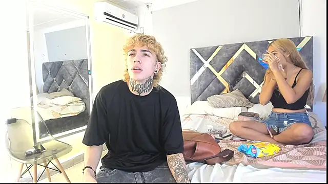 lily and wan online show from October 2025 02:55:01 AM