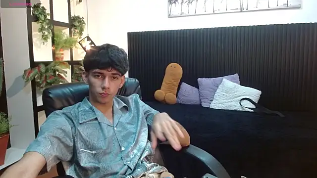 Snapshot of AmethystShadow17 chatting on October 2025 12:55:01 PM AmethystShadow17 online show from October 2025 12:55:01 PM