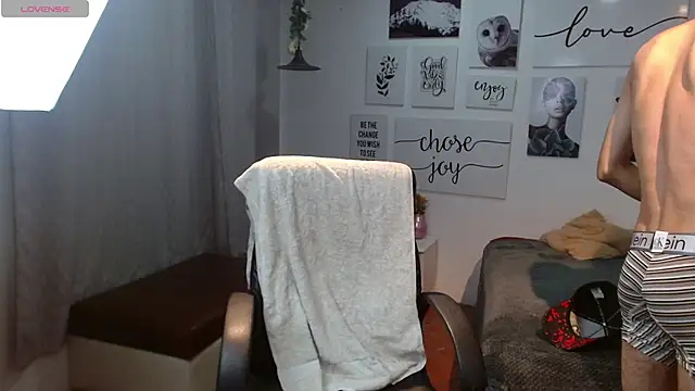 Snapshot of AmethystShadow17 chatting on November 2025 06:28:02 PM AmethystShadow17 online show from November 2025 06:28:02 PM