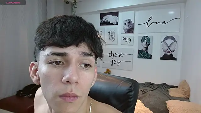 Snapshot of AmethystShadow17 chatting on November 2025 03:45:01 PM AmethystShadow17 online show from November 2025 03:45:01 PM