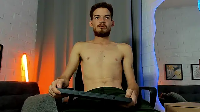 Snapshot of MATEO_HUNTER chatting on October 2025 01:33:02 PM MATEO HUNTER online show from October 2025 01:33:02 PM