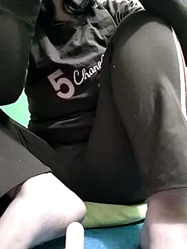 Snapshot of Amanda-_ena- chatting on November 2025 03:25:01 PM Amanda- ena- online show from November 2025 03:25:01 PM