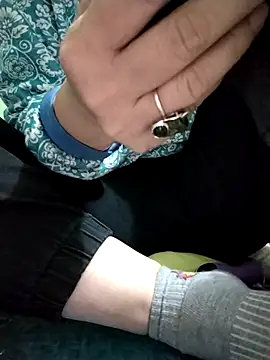 Snapshot of Amanda-_ena- chatting on November 2025 04:44:02 AM Amanda- ena- online show from November 2025 04:44:02 AM