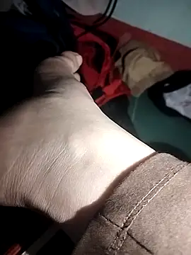 Snapshot of Amanda-_ena- chatting on November 2025 07:10:01 AM Amanda- ena- online show from November 2025 07:10:01 AM