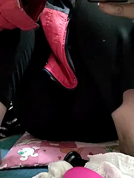 Snapshot of Amanda-_ena- chatting on December 2025 09:41:02 PM Amanda- ena- online show from December 2025 09:41:02 PM